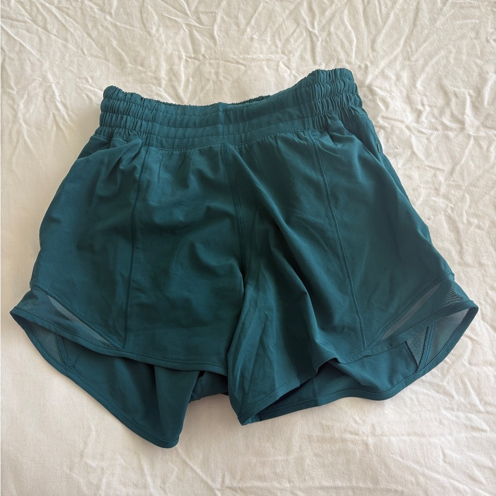 Lululemon Hotty Hot High-Rise Lined Short 4"